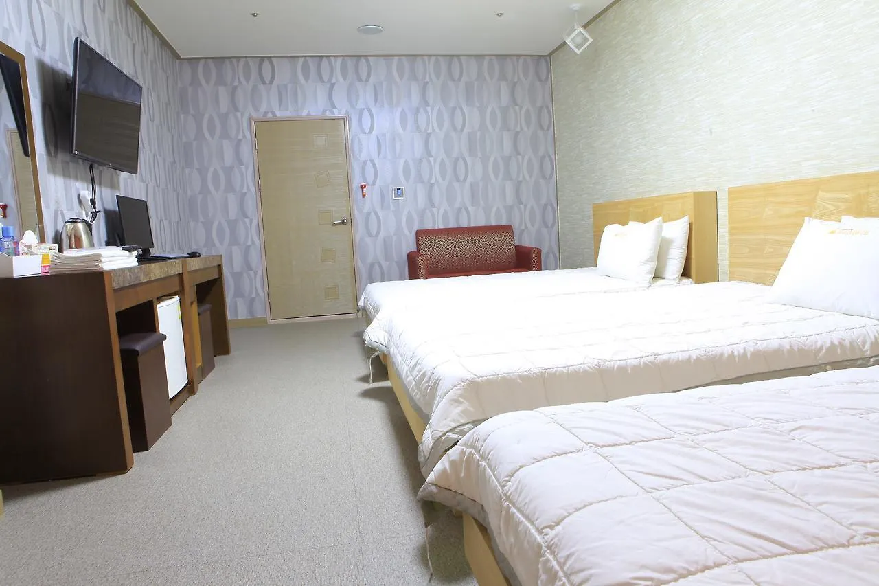 Marina Motel Busan Station 2*,