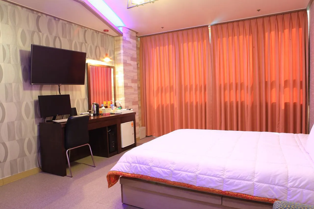 Marina Motel Busan Station 2*,