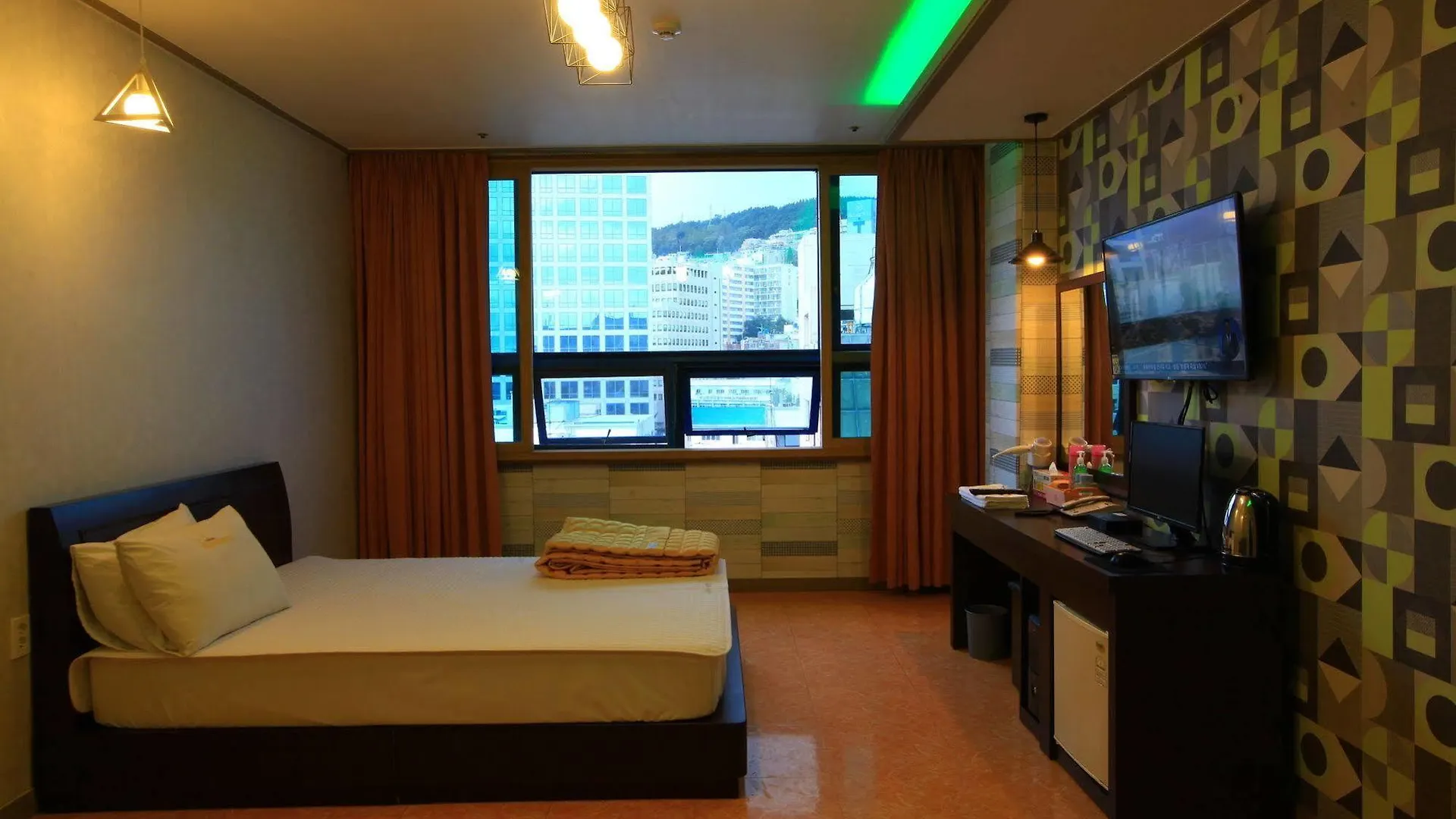 Marina Motel Busan Station 2*,